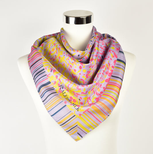 Maulbeer-Seidenschal mit exklusivem künstlerischen Muster | Limited Edition